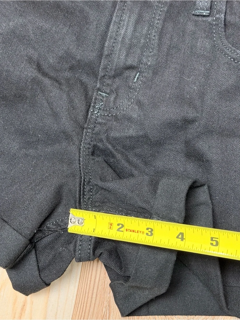 Old Navy Black Cuffed Denim Shorts Women’s Size 6 NWOT Stretch Boyfriend